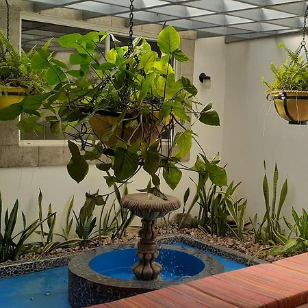 Hotel El Almendro Managua Esterno foto