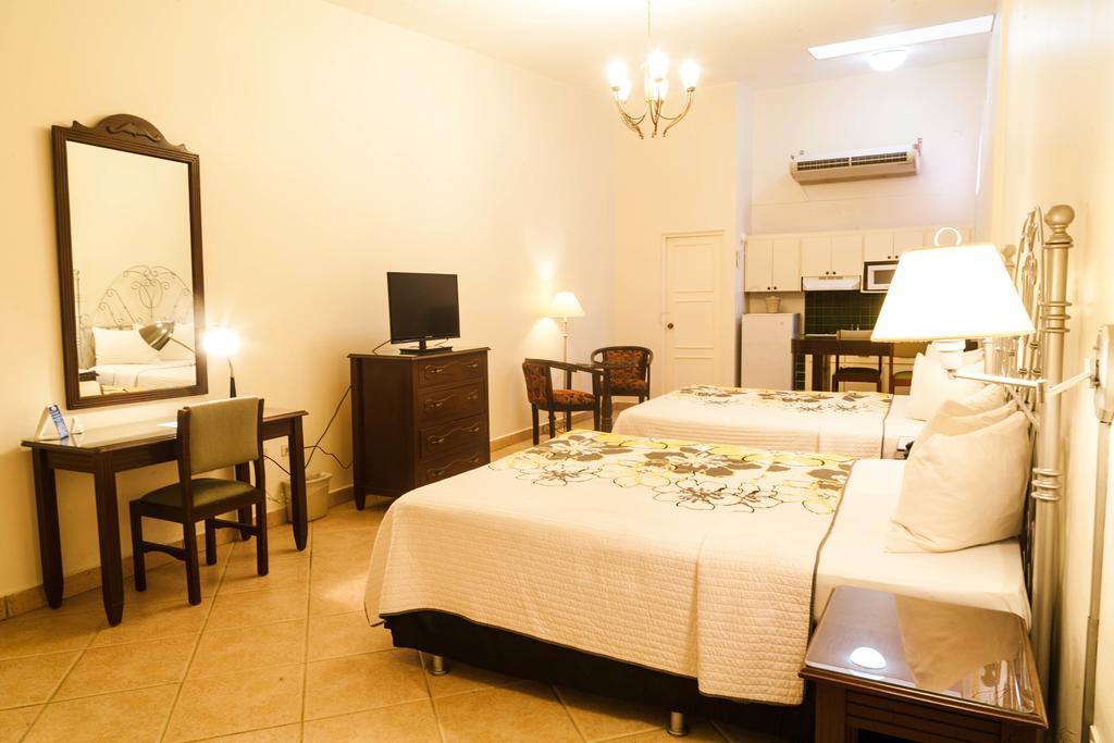 Hotel El Almendro Managua Esterno foto