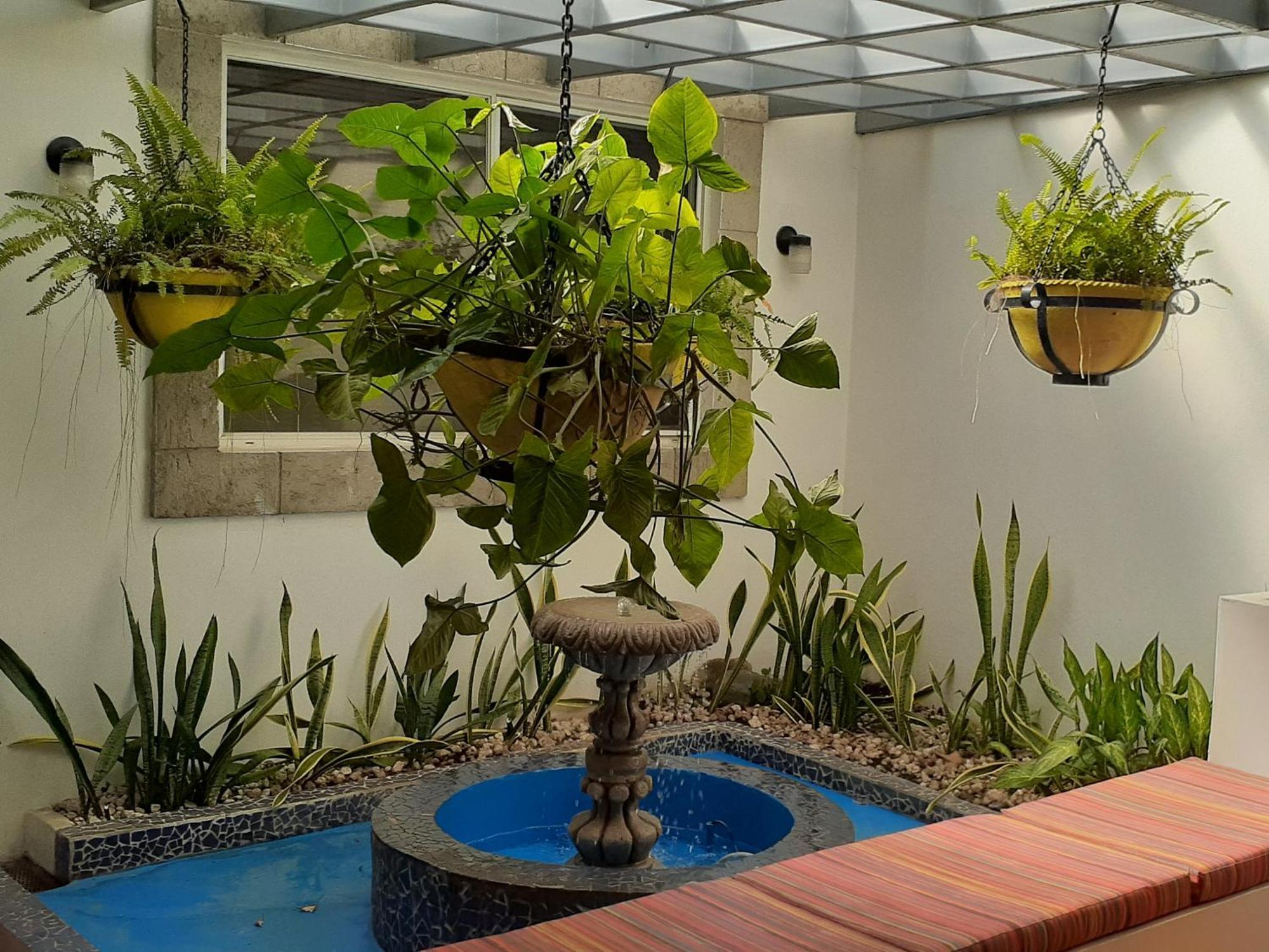Hotel El Almendro Managua Esterno foto