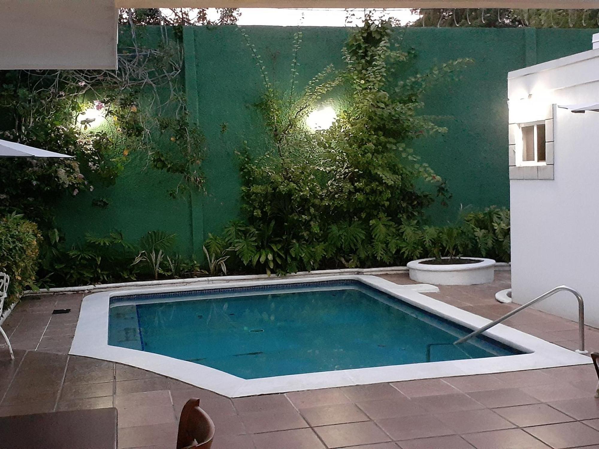 Hotel El Almendro Managua Esterno foto