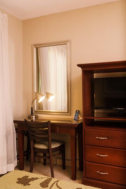 Hotel El Almendro Managua Esterno foto