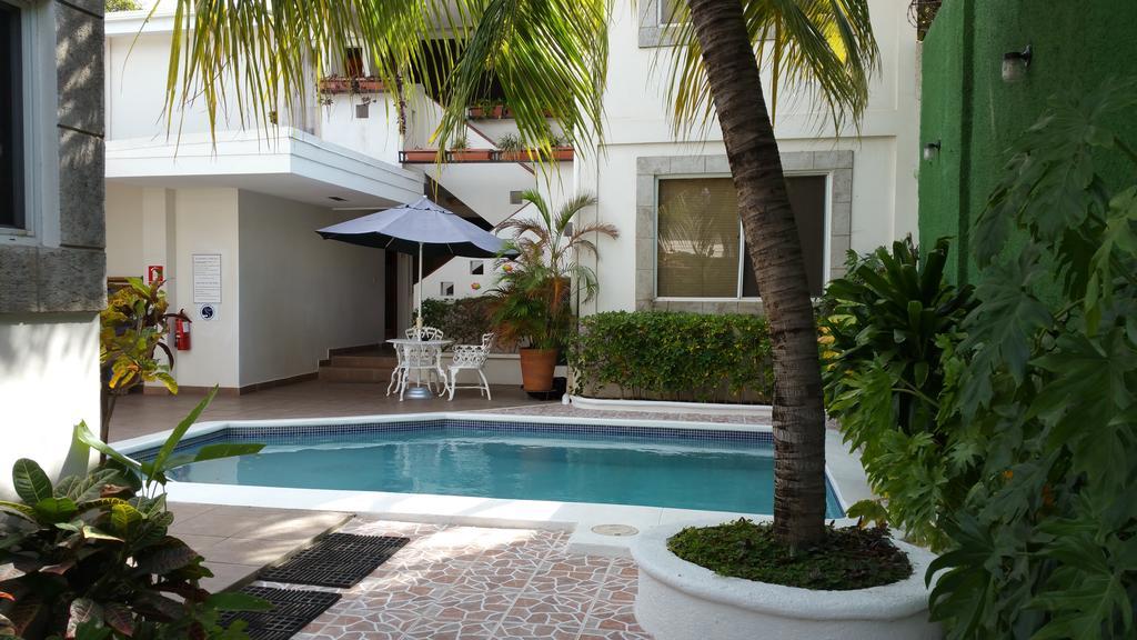 Hotel El Almendro Managua Esterno foto