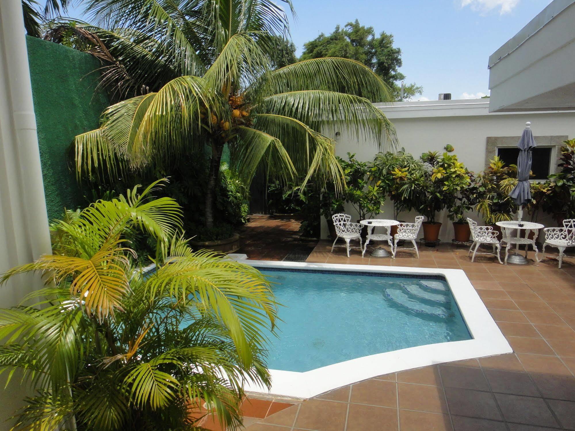 Hotel El Almendro Managua Esterno foto